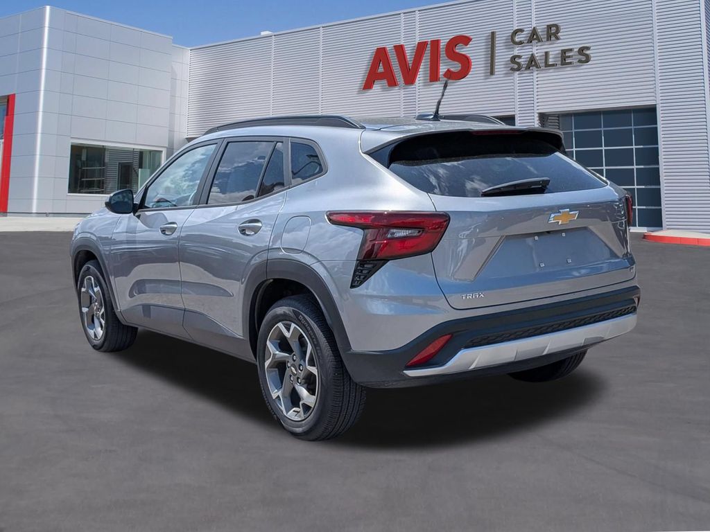 Thumbnail: 2025 Chevrolet Trax - 6