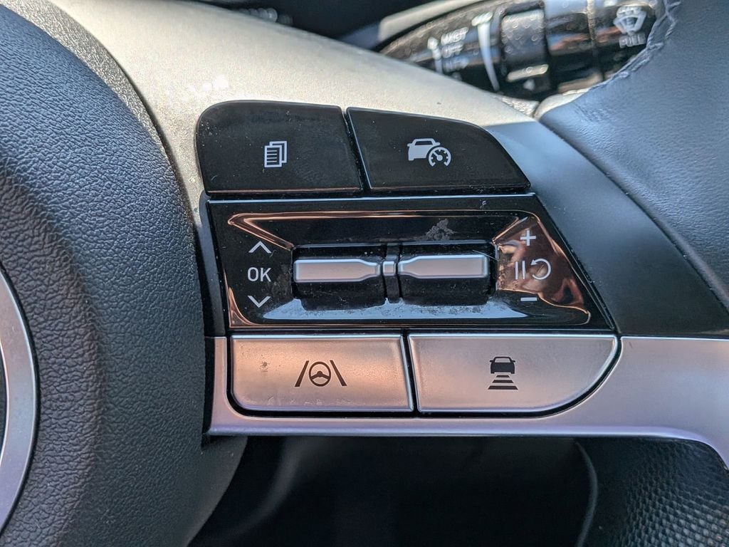 Thumbnail: 2025 Hyundai Elantra - 22