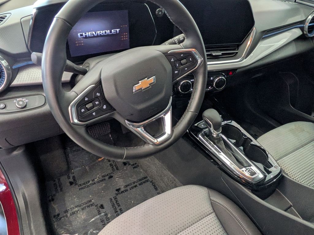 Thumbnail: 2025 Chevrolet Trax - 13