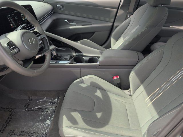 Thumbnail: 2025 Hyundai Elantra - 25