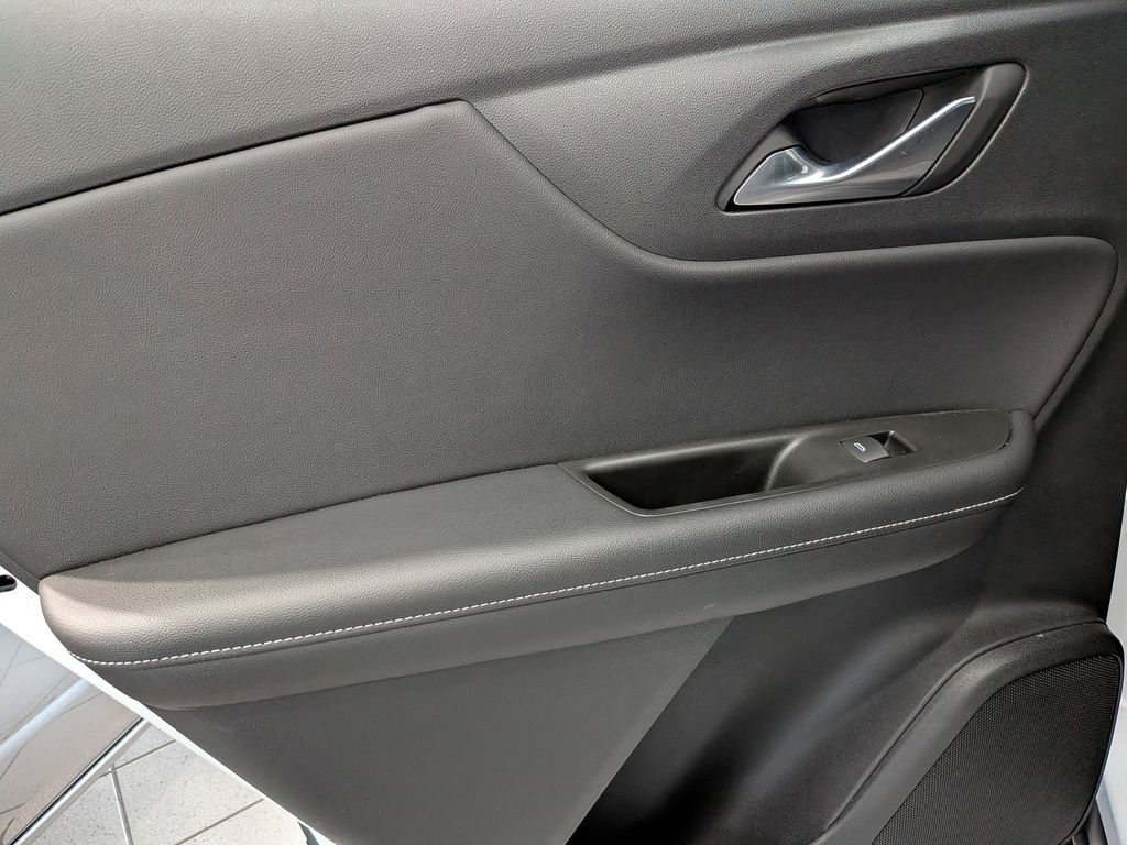 Thumbnail: 2025 Chevrolet Blazer - 24