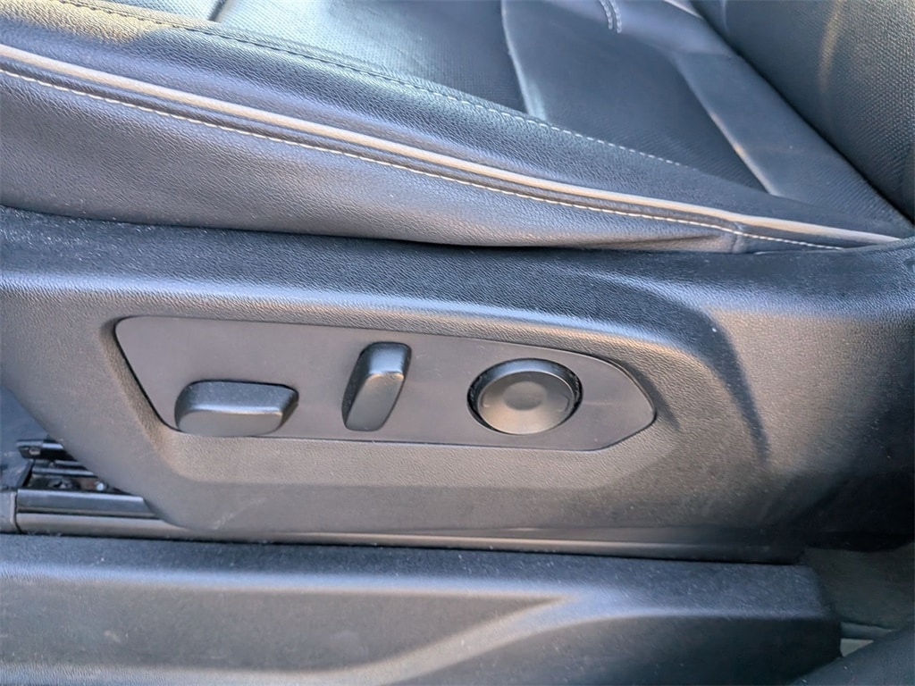 Thumbnail: 2023 Chevrolet Suburban - 14