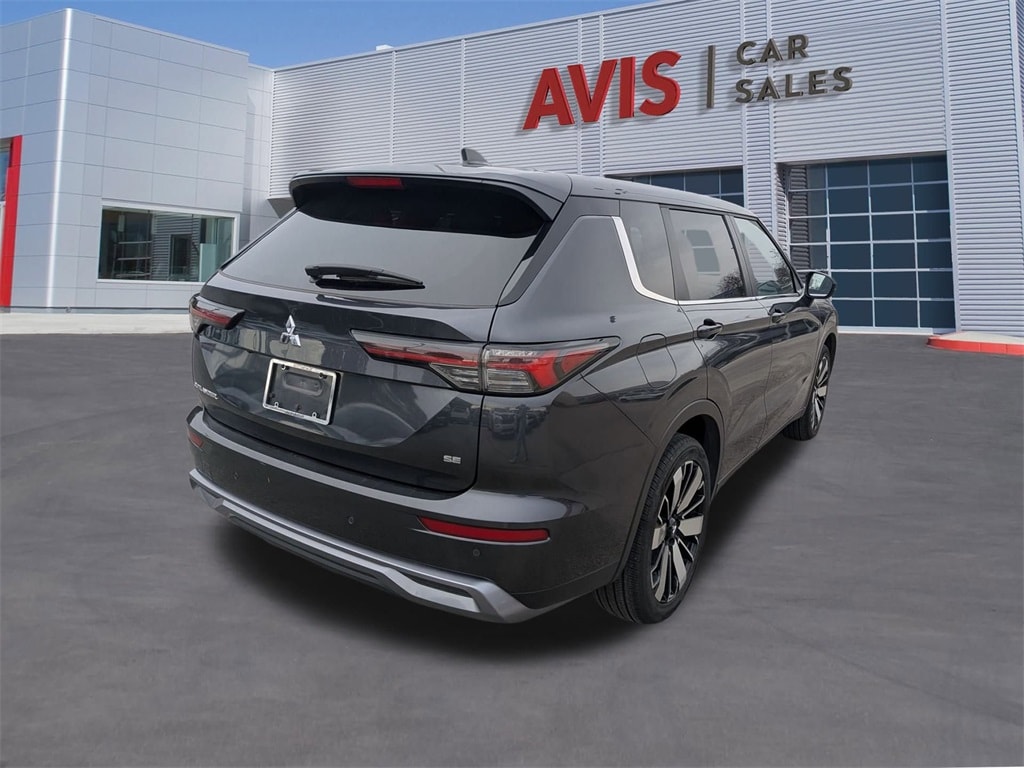 Thumbnail: 2025 Mitsubishi Outlander - 6