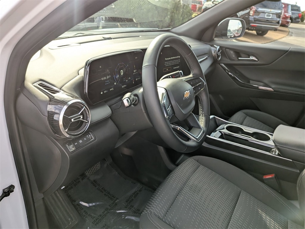 Thumbnail: 2025 Chevrolet Equinox - 15