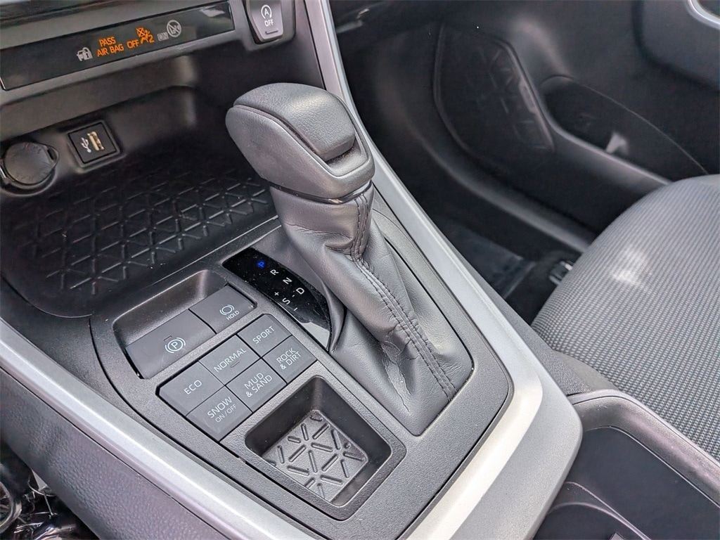 Thumbnail: 2025 Toyota RAV4 - 19