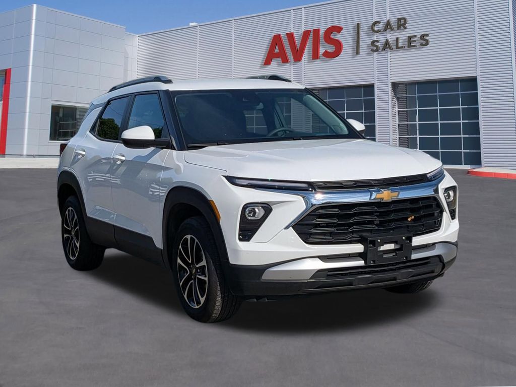Thumbnail: 2025 Chevrolet TrailBlazer - 3