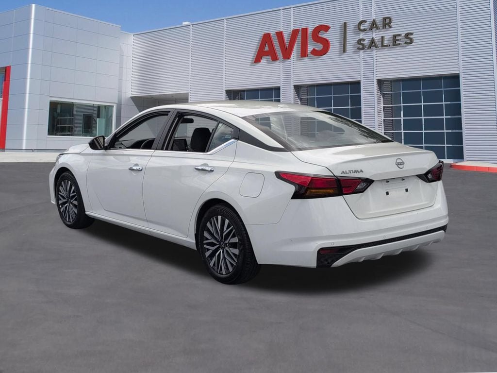 Thumbnail: 2025 Nissan Altima - 9