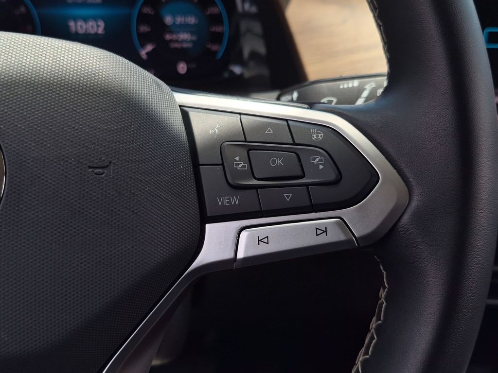 2025 Volkswagen Atlas SE w/Tech - Photo 15