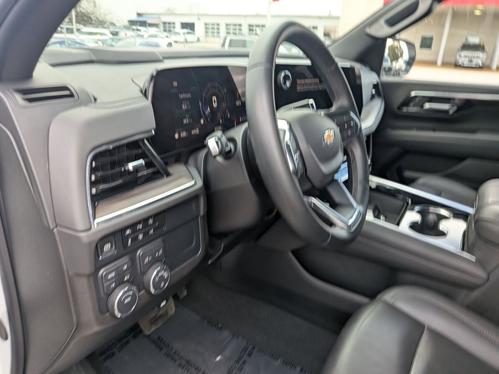 Thumbnail: 2025 Chevrolet Tahoe - 15