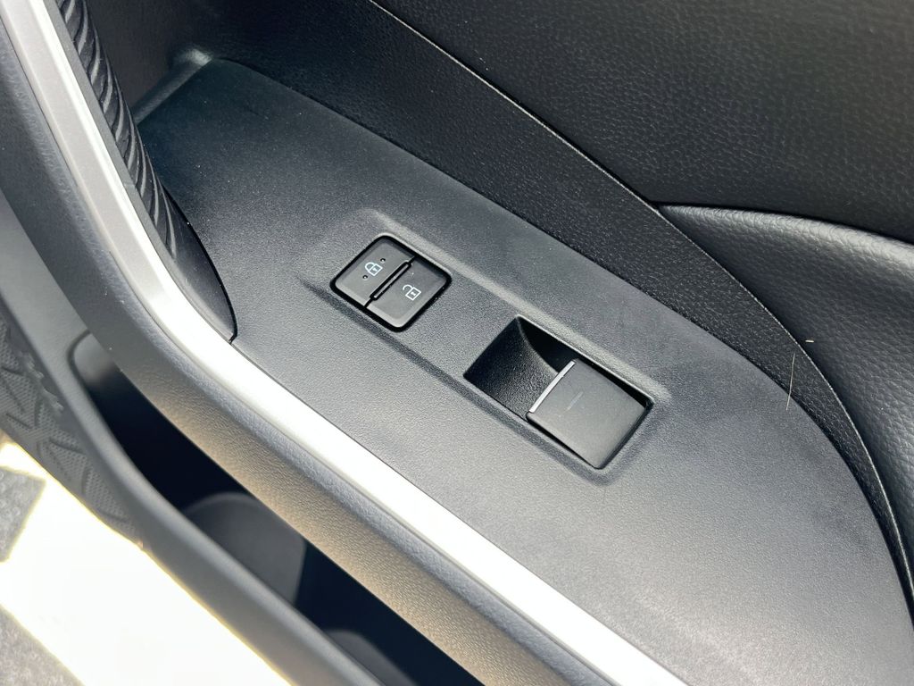 Thumbnail: 2025 Toyota RAV4 - 33