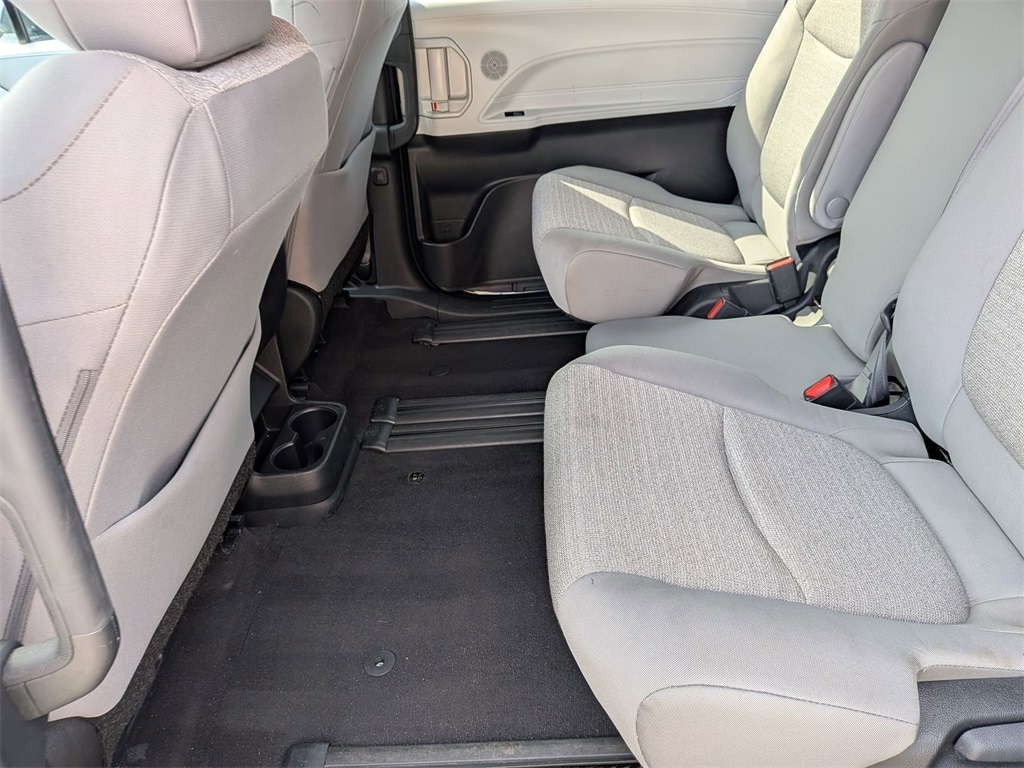 Thumbnail: 2025 Toyota Sienna - 24