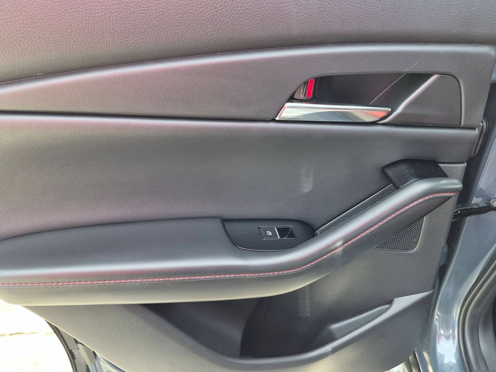 2025 Mazda CX-30 Carbon Edition - Photo 29