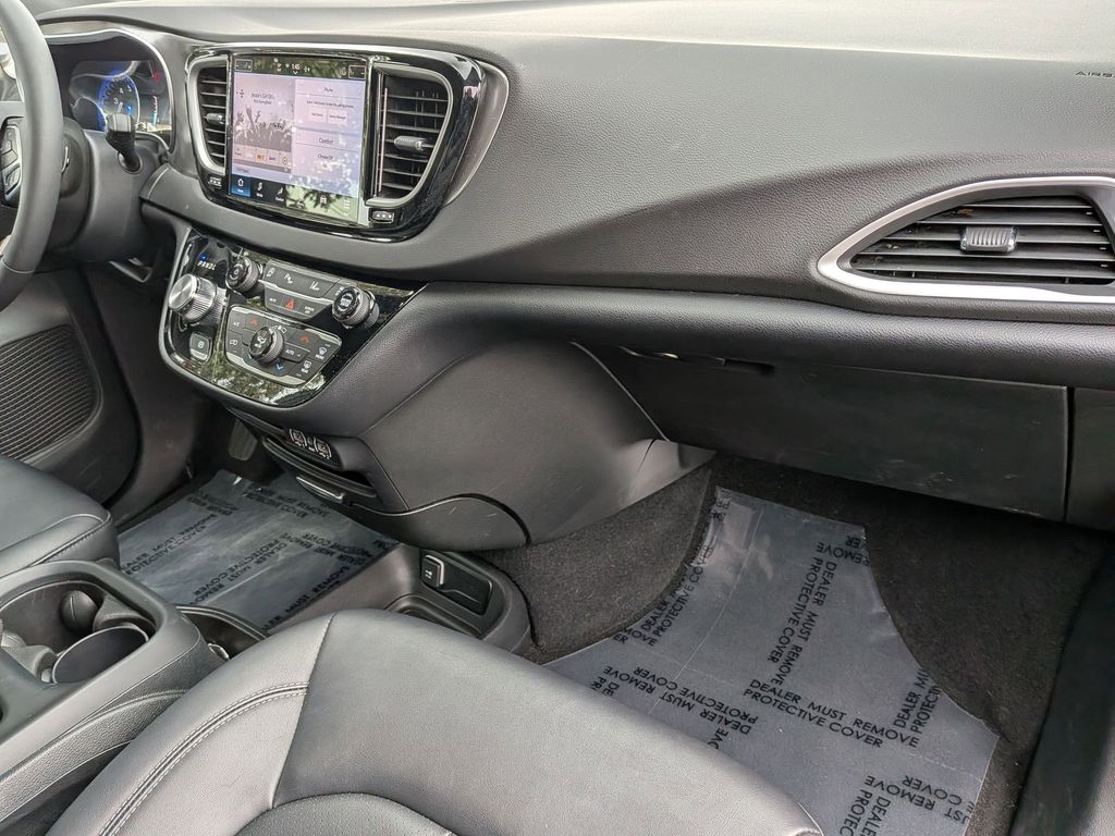 Thumbnail: 2025 Chrysler Pacifica - 33