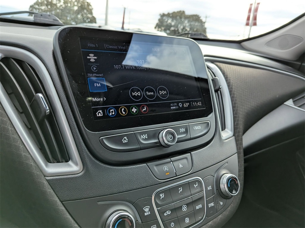 Thumbnail: 2023 Chevrolet Malibu - 16