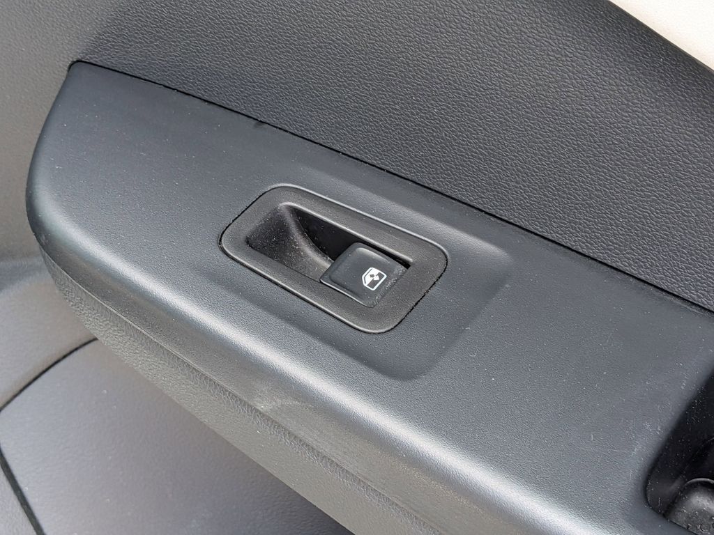 Thumbnail: 2025 Volkswagen Taos - 31