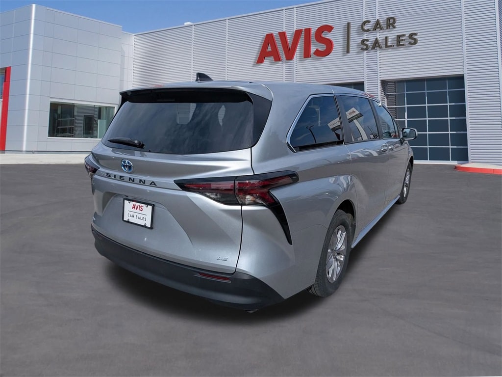Thumbnail: 2025 Toyota Sienna - 6