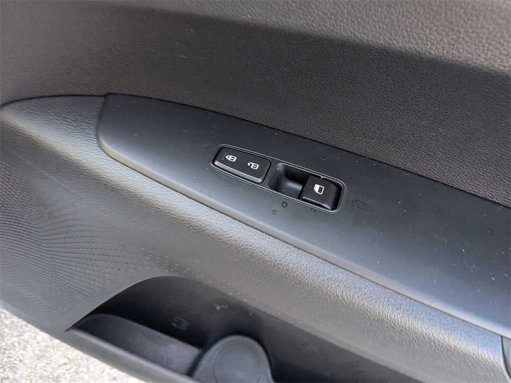 Thumbnail: 2024 Kia Forte - 31