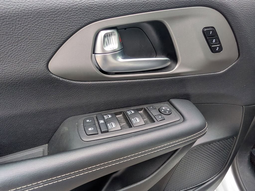 Thumbnail: 2025 Chrysler Pacifica - 13