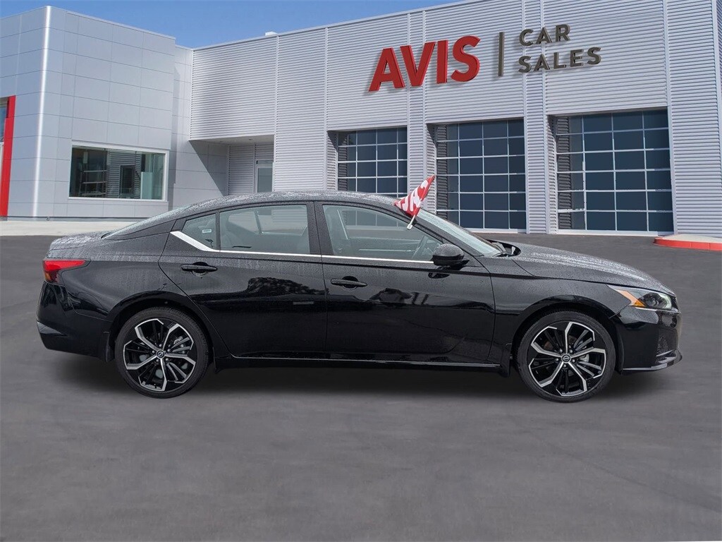 2025 Nissan Altima 2.5 SR photo 3