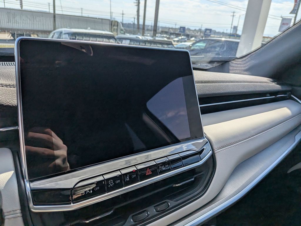 Thumbnail: 2025 Jeep Compass - 18