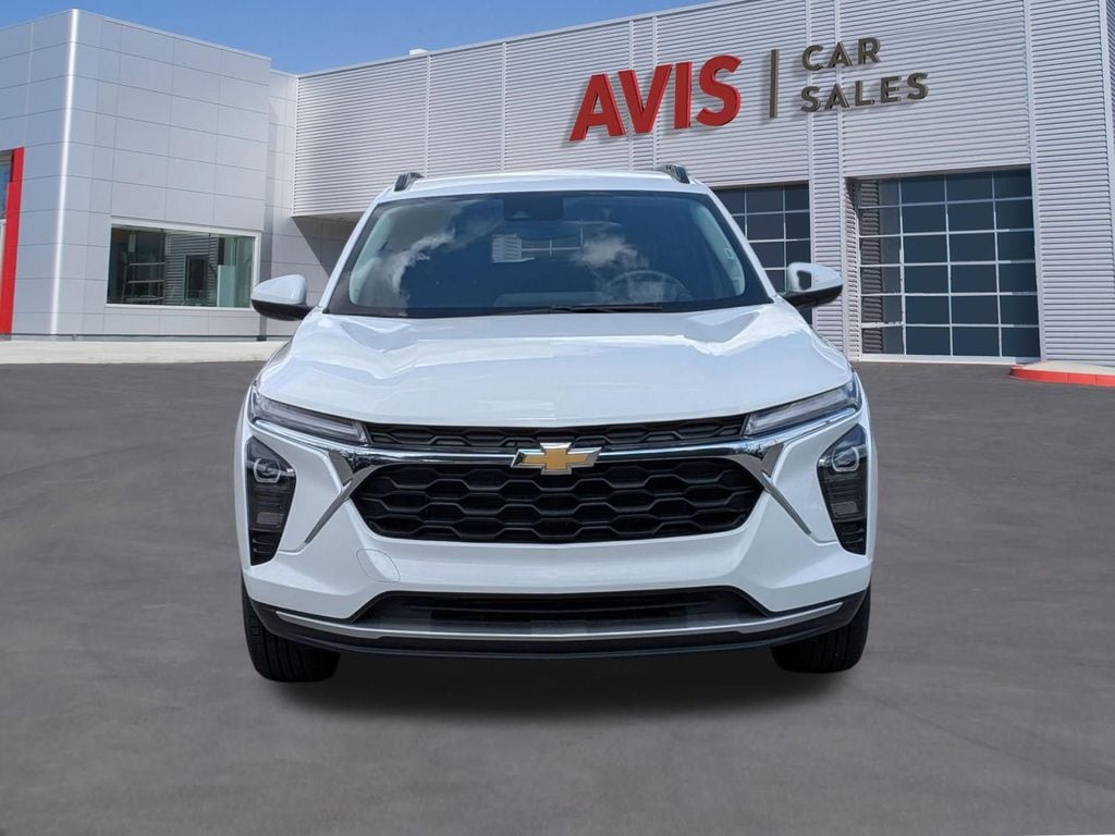 Thumbnail: 2025 Chevrolet Trax - 2