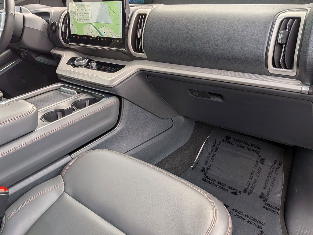 Thumbnail: 2025 Ford Expedition - 34