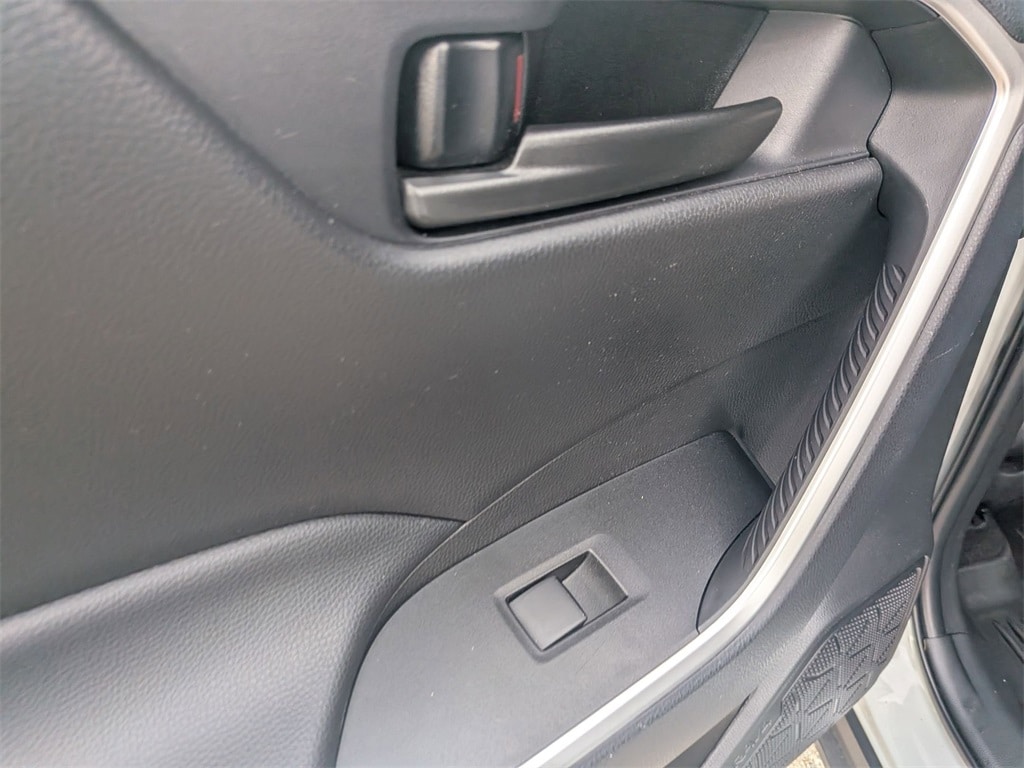 Thumbnail: 2025 Toyota RAV4 - 28