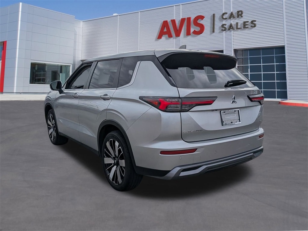 Thumbnail: 2025 Mitsubishi Outlander - 9