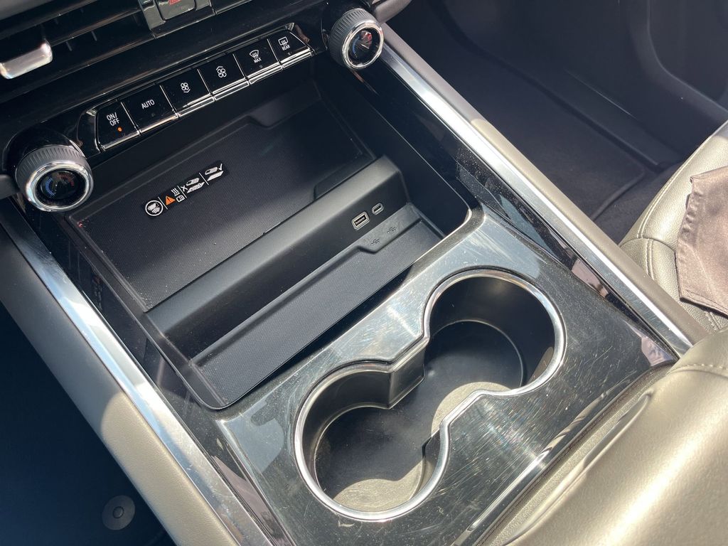 Thumbnail: 2025 Chevrolet Tahoe - 21