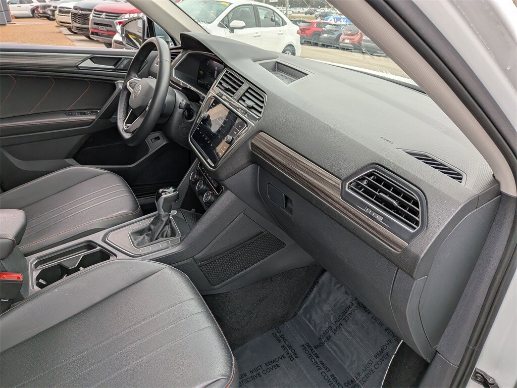 Thumbnail: 2024 Volkswagen Tiguan - 31