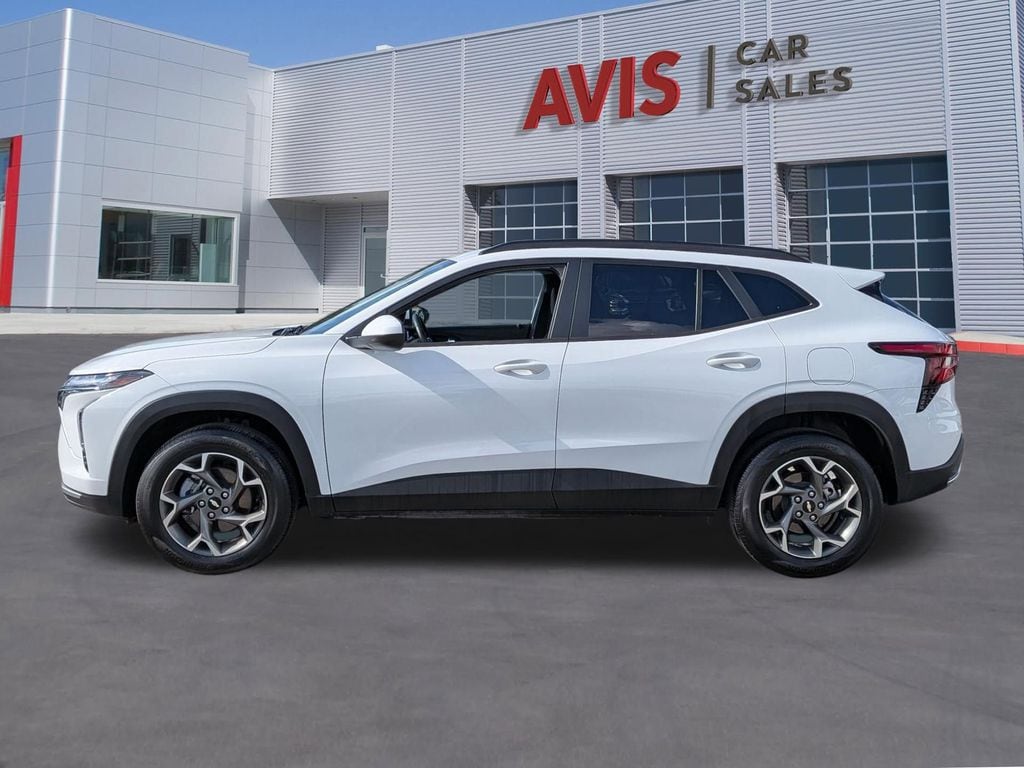 Thumbnail: 2025 Chevrolet Trax - 10