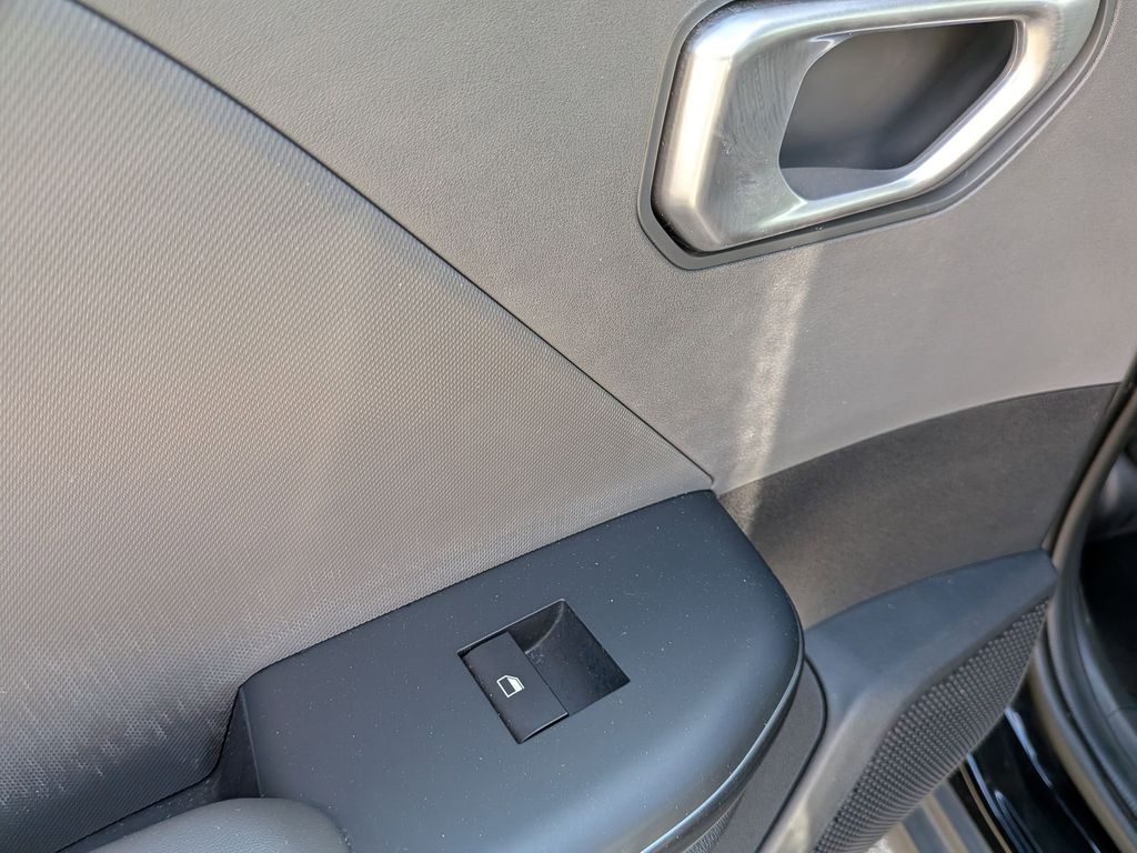 Thumbnail: 2025 Kia K4 - 26