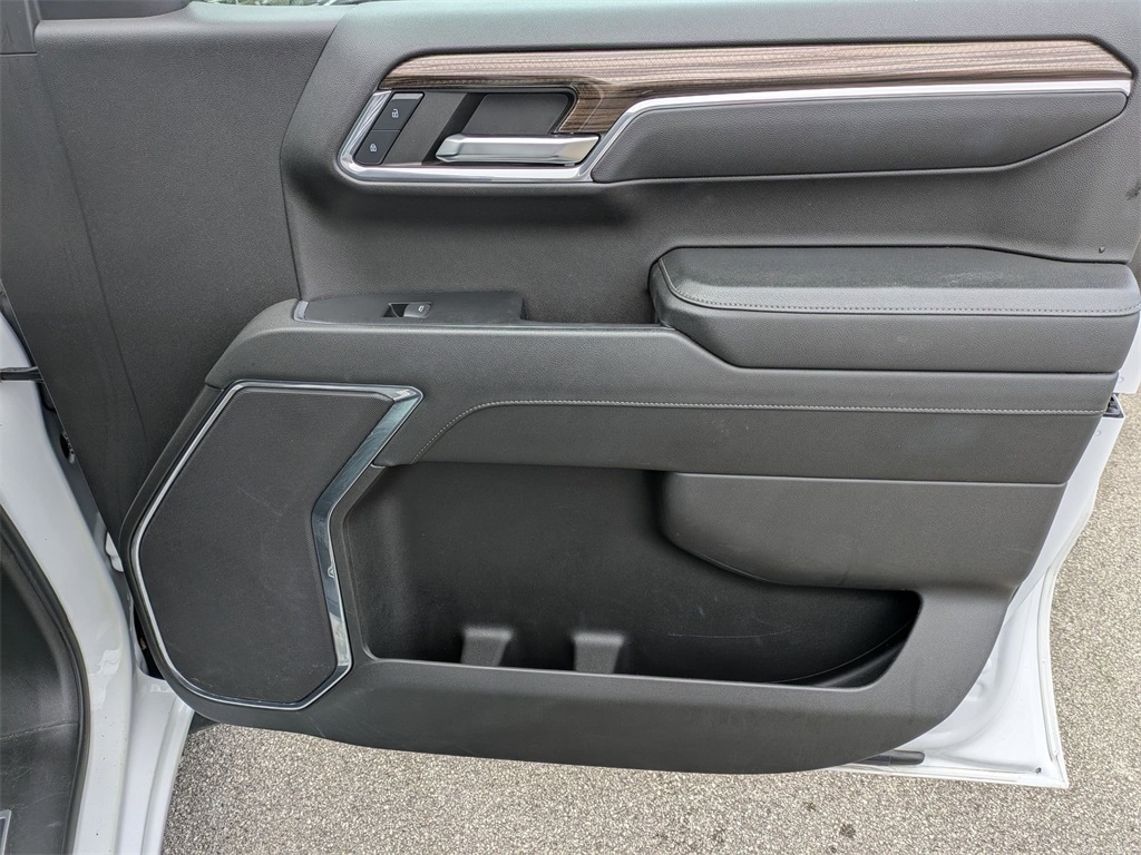 Thumbnail: 2023 Chevrolet Silverado 1500 - 32