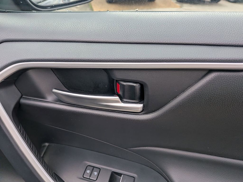 Thumbnail: 2025 Toyota RAV4 - 25