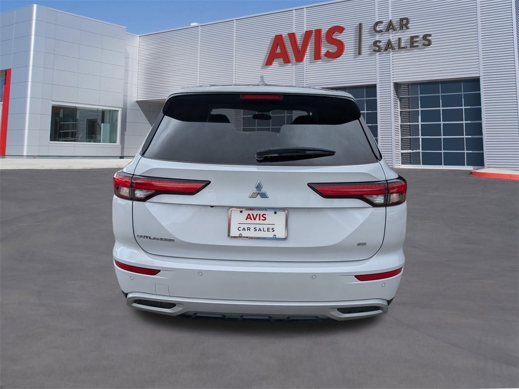Thumbnail: 2024 Mitsubishi Outlander - 7
