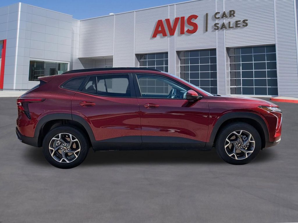 Thumbnail: 2025 Chevrolet Trax - 5