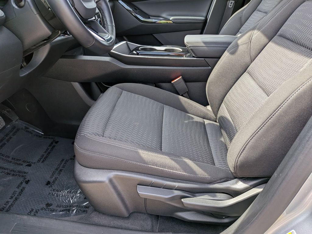 Thumbnail: 2025 Chevrolet Equinox - 24