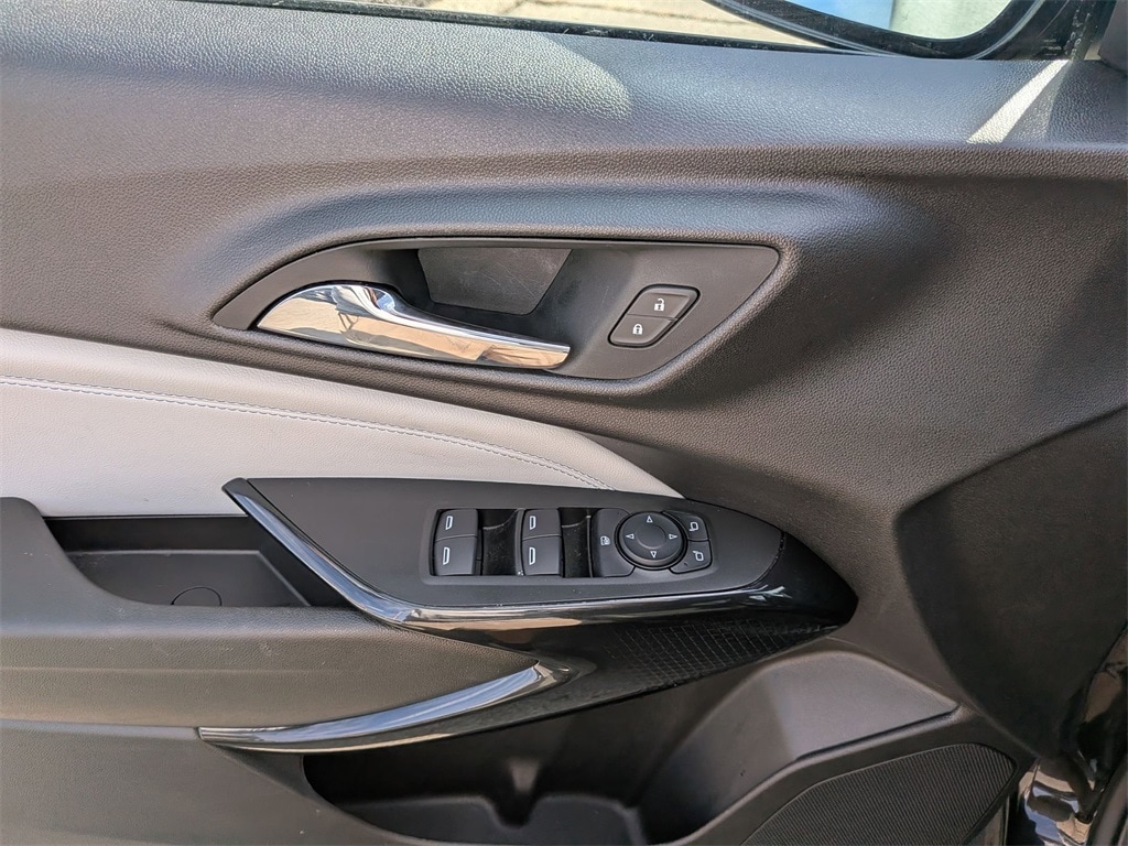 Thumbnail: 2025 Chevrolet Trax - 11