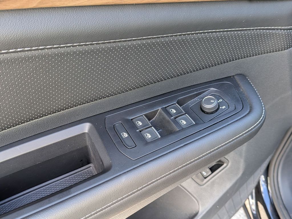 Thumbnail: 2025 Volkswagen Atlas - 10