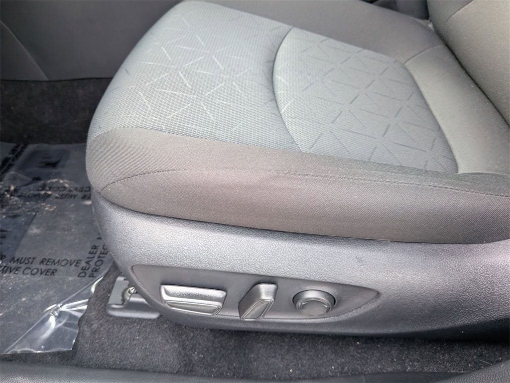 Thumbnail: 2025 Toyota RAV4 - 13