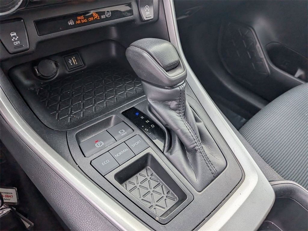 Thumbnail: 2024 Toyota RAV4 - 19