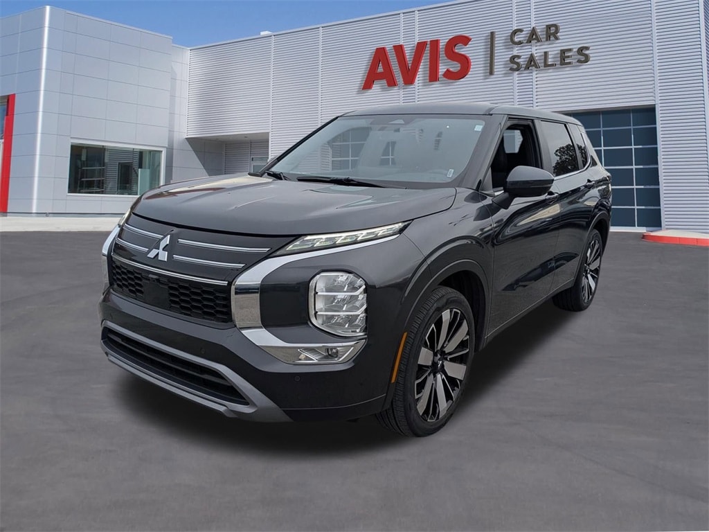 Thumbnail: 2025 Mitsubishi Outlander - 1