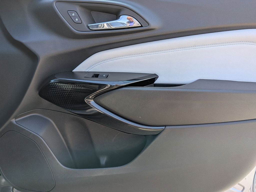 Thumbnail: 2025 Chevrolet Trax - 31