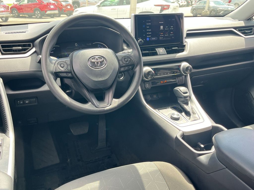 Thumbnail: 2025 Toyota RAV4 - 25