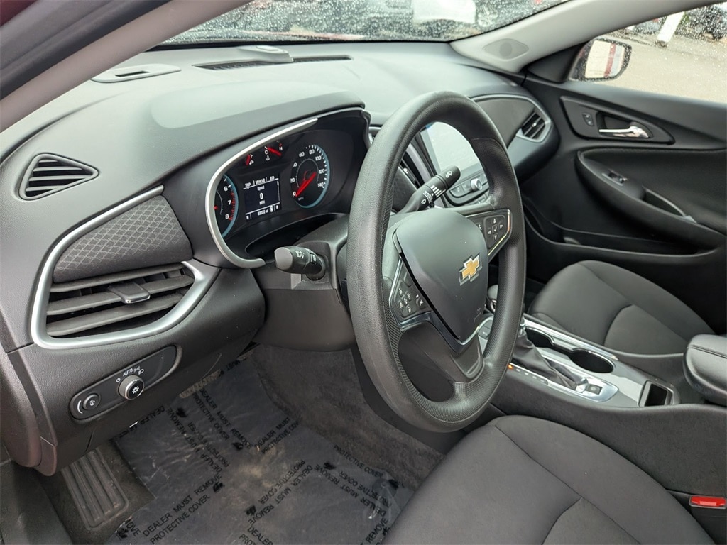 Thumbnail: 2024 Chevrolet Malibu - 12