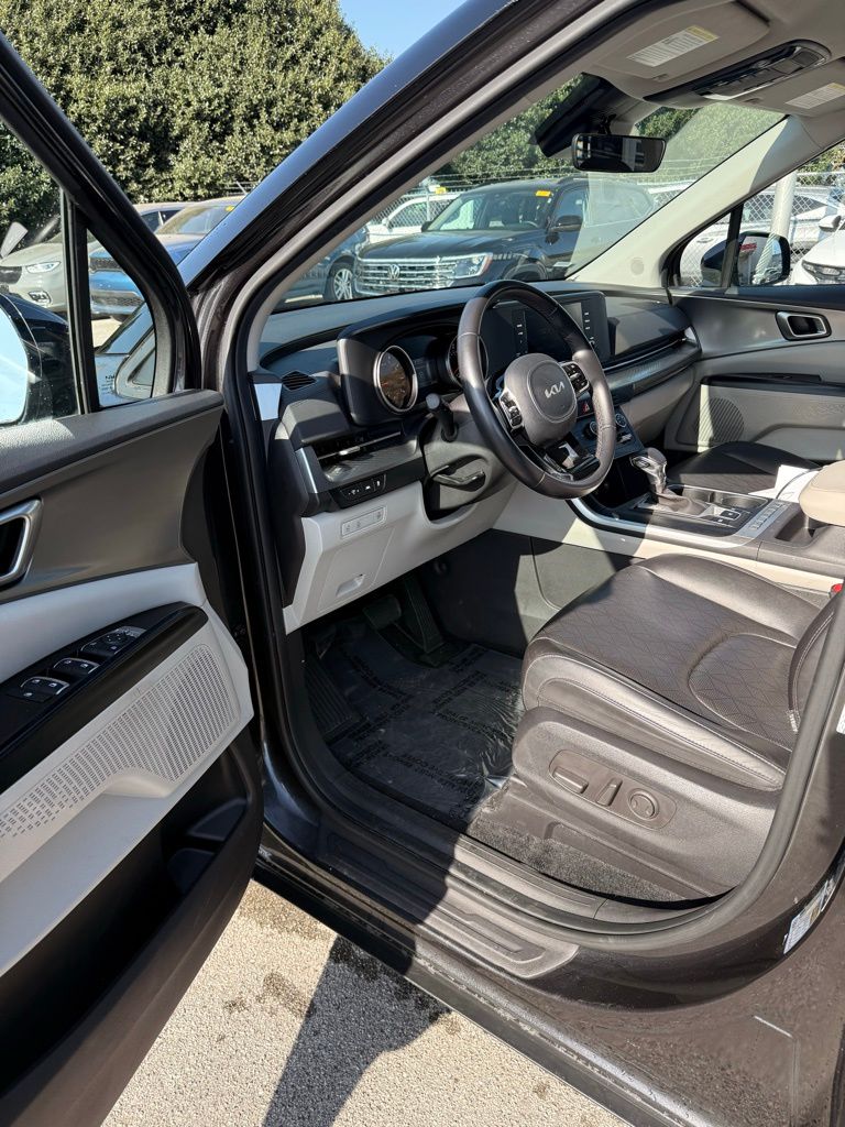 Thumbnail: 2024 Kia Carnival - 5