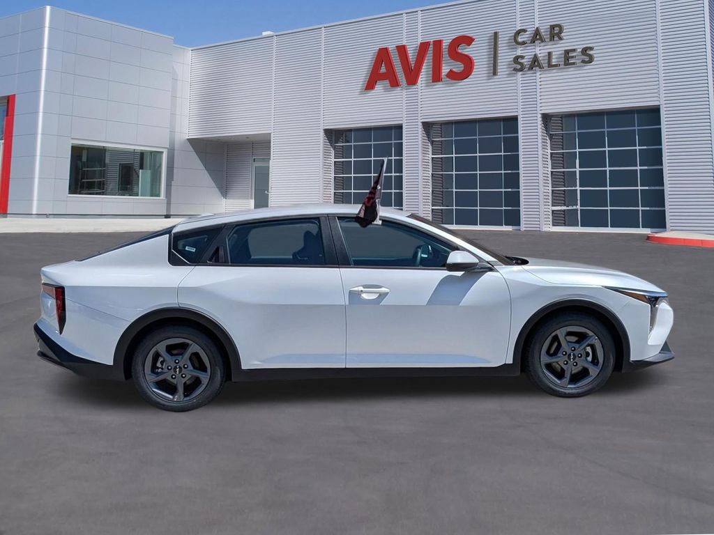 Thumbnail: 2025 Kia K4 - 6