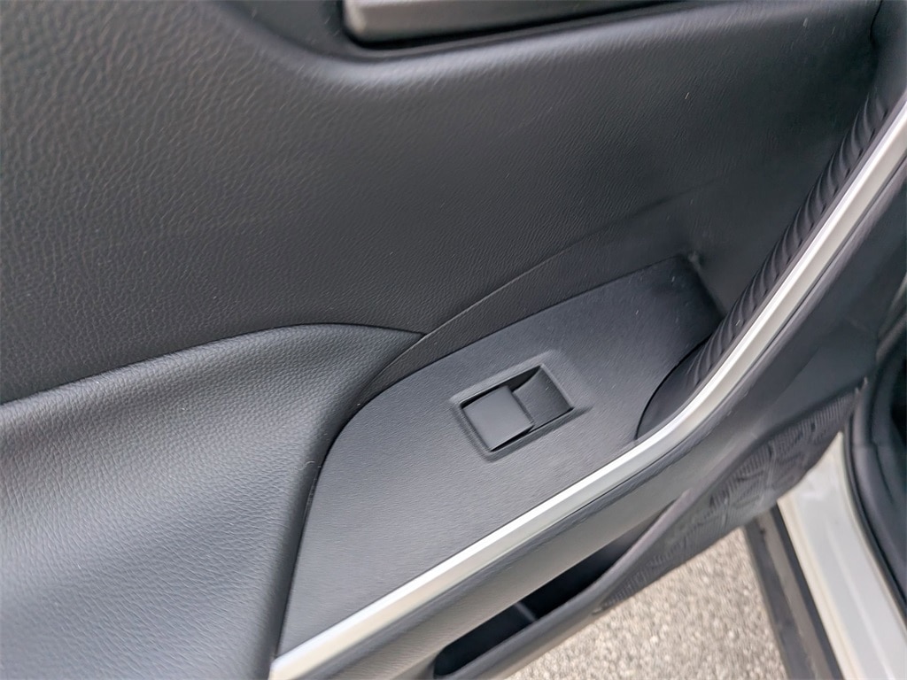 Thumbnail: 2025 Toyota RAV4 - 25