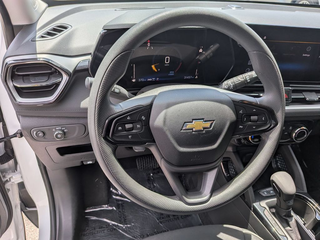Thumbnail: 2025 Chevrolet TrailBlazer - 21