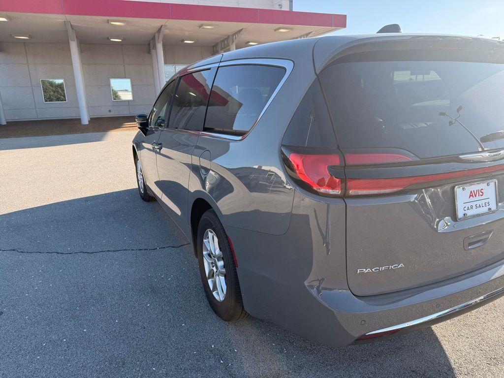 Thumbnail: 2025 Chrysler Pacifica - 7